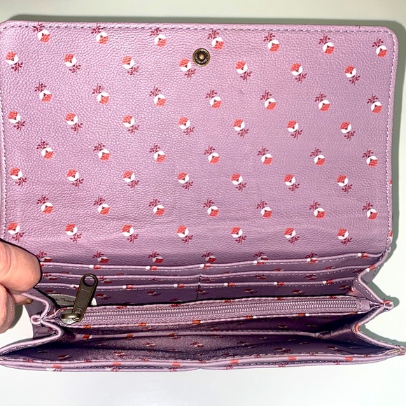 Matilda Jane Plum Perfect Floral Wallet Billfold in Excellent Condition - Picture 4 of 4